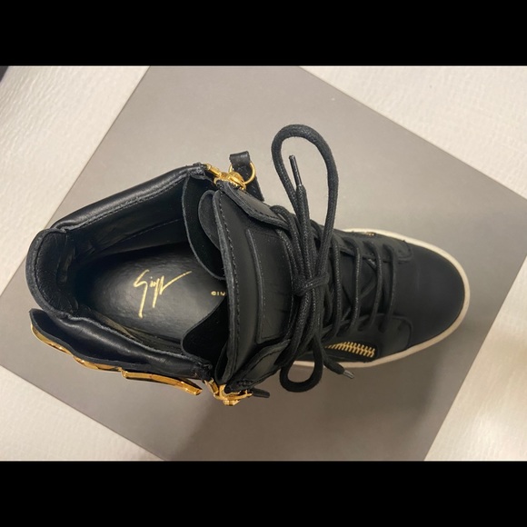 Giusseppe Zanotti High Top Sneakers - Picture 5 of 7